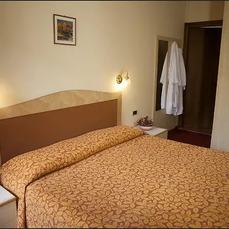 Otel Venezia 3*
